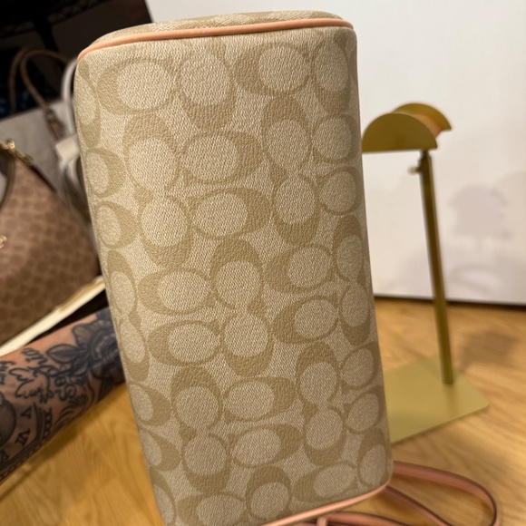 Coach Rowan medium in light pink - Picture 3 of 3